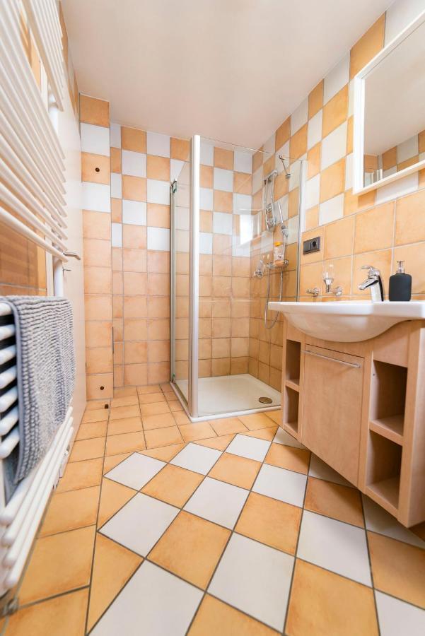 North Loop Rooms Аденау Екстериор снимка