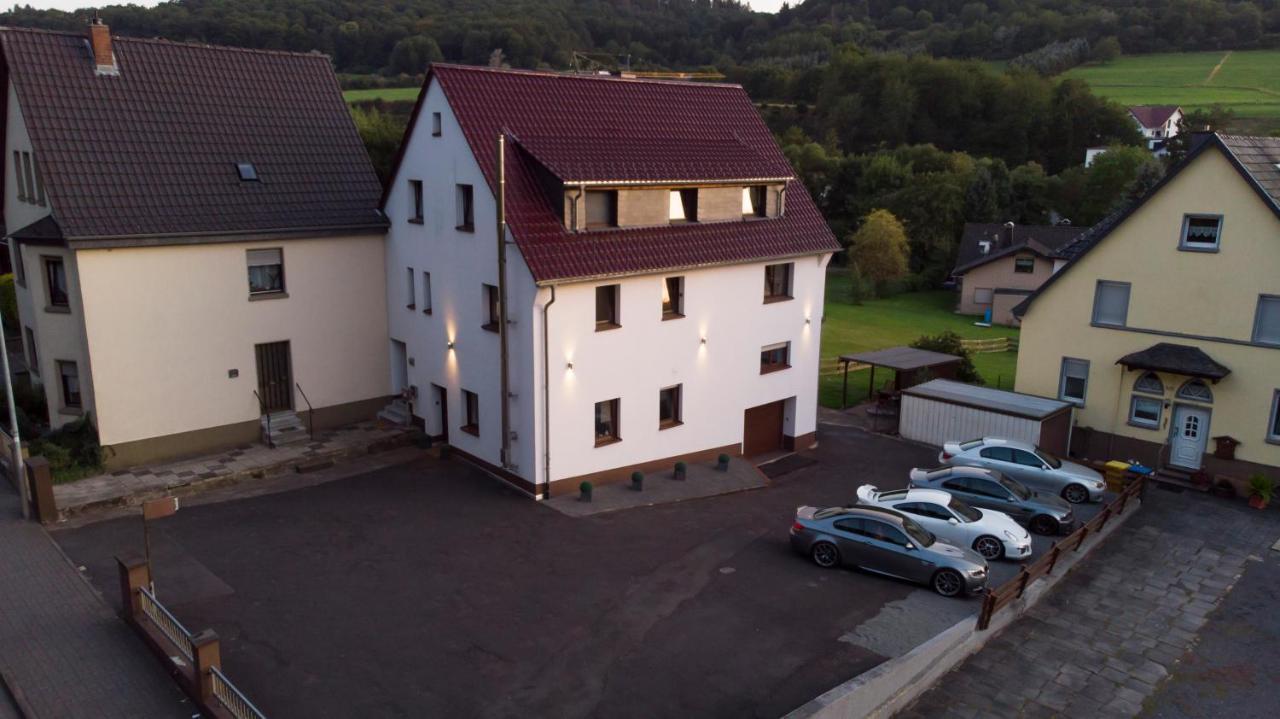 North Loop Rooms Аденау Екстериор снимка